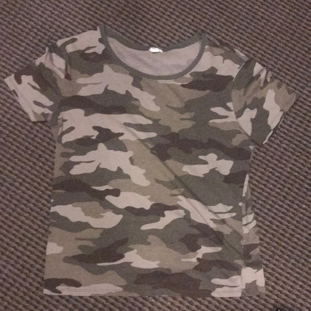 GARAGE camoflauge t-shirt XS